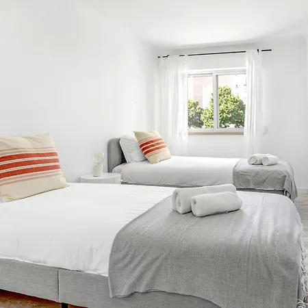 Bright By Lisbeyond Algés